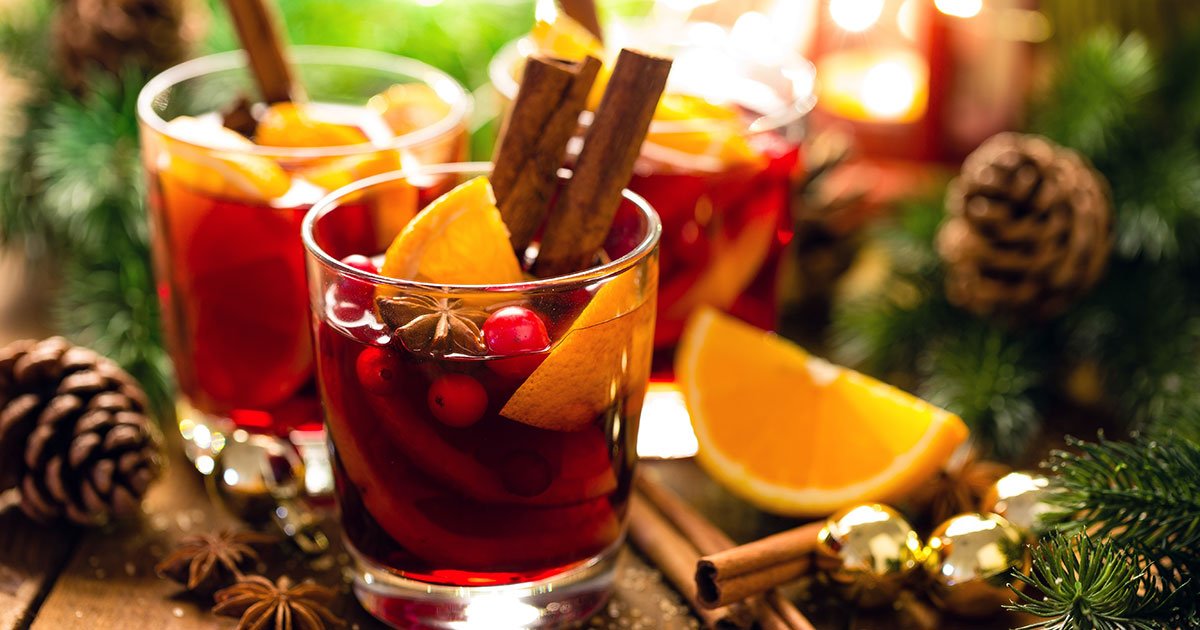 20 Easy Christmas Cocktails Everyone Will Love - Uptown Spirits